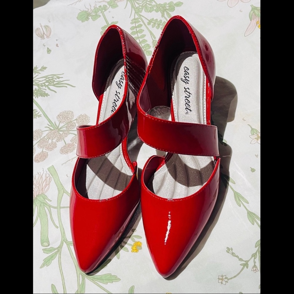 Cute Red Heels (7W)
